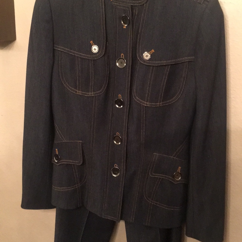 Suit